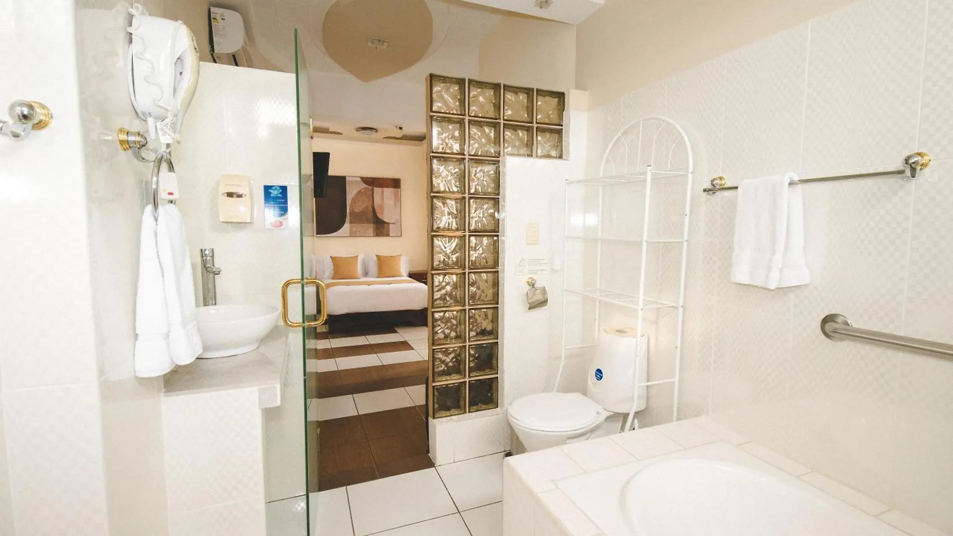 ***  Hotel Palace Galapagos Puerto Ayora  Ecuador
